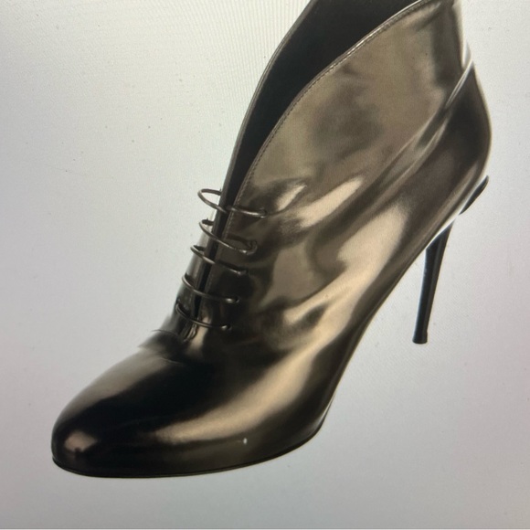 Gucci Leather lace up boots, Metallic and Silver, included box size 8 or IT 38 - Picture 4 of 10